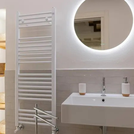 Casa Bel Tramonto Con Giardino Privato A Holiday home *
