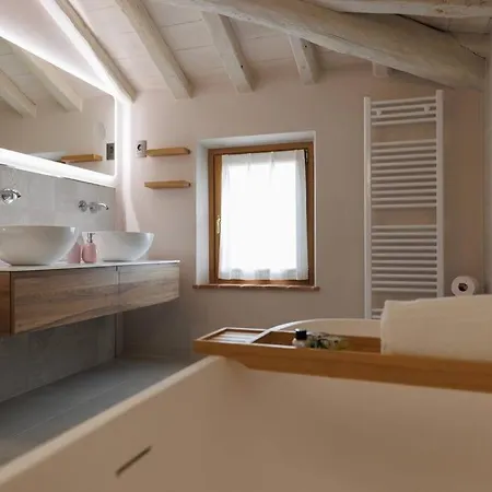 Casa Bel Tramonto Con Giardino Privato A Dom wakacyjny Cortona