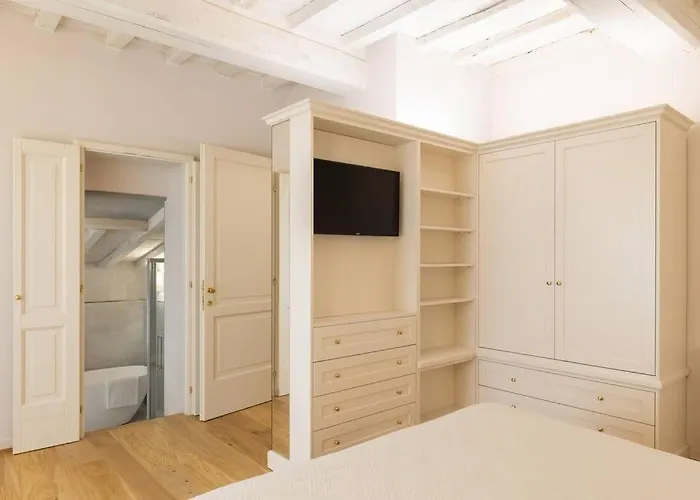 Casa Bel Tramonto Con Giardino Privato A Holiday home Cortona